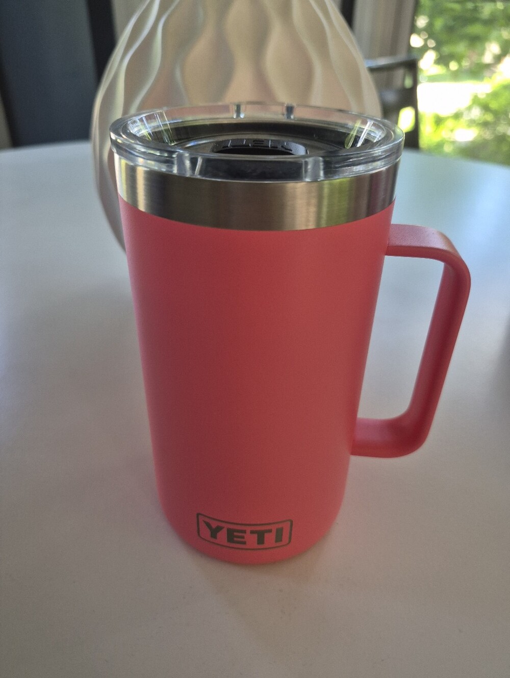 Yeti 24 oz Rambler Mug In Tropical Pink